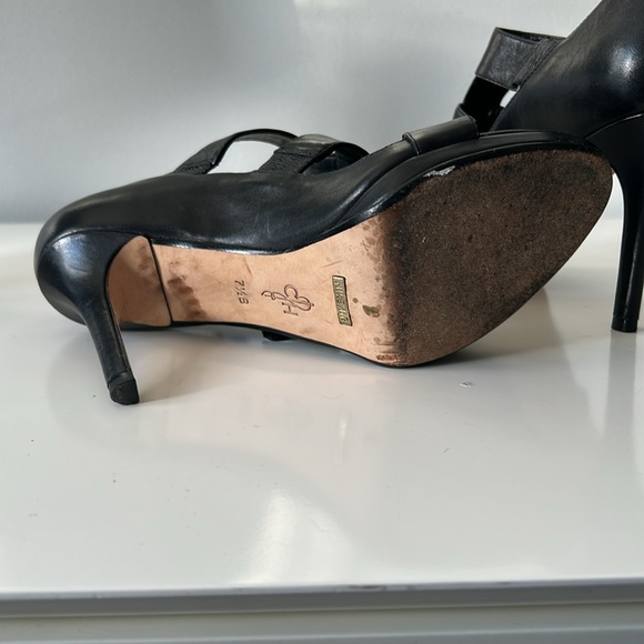 Cole Haan Heels. Size 7.5 - Picture 5 of 7